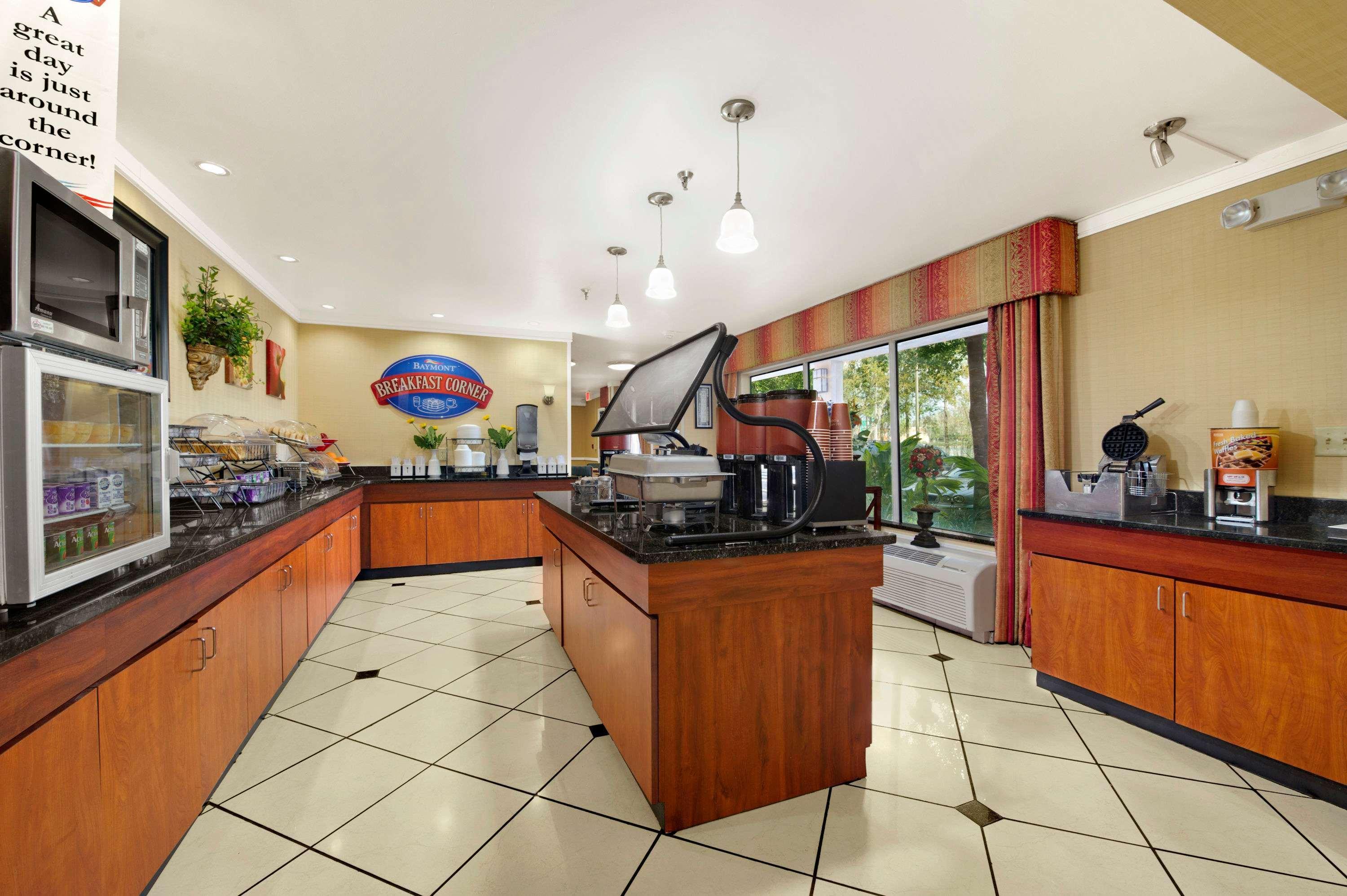 Baymont By Wyndham Gainesville I-75 Exterior photo