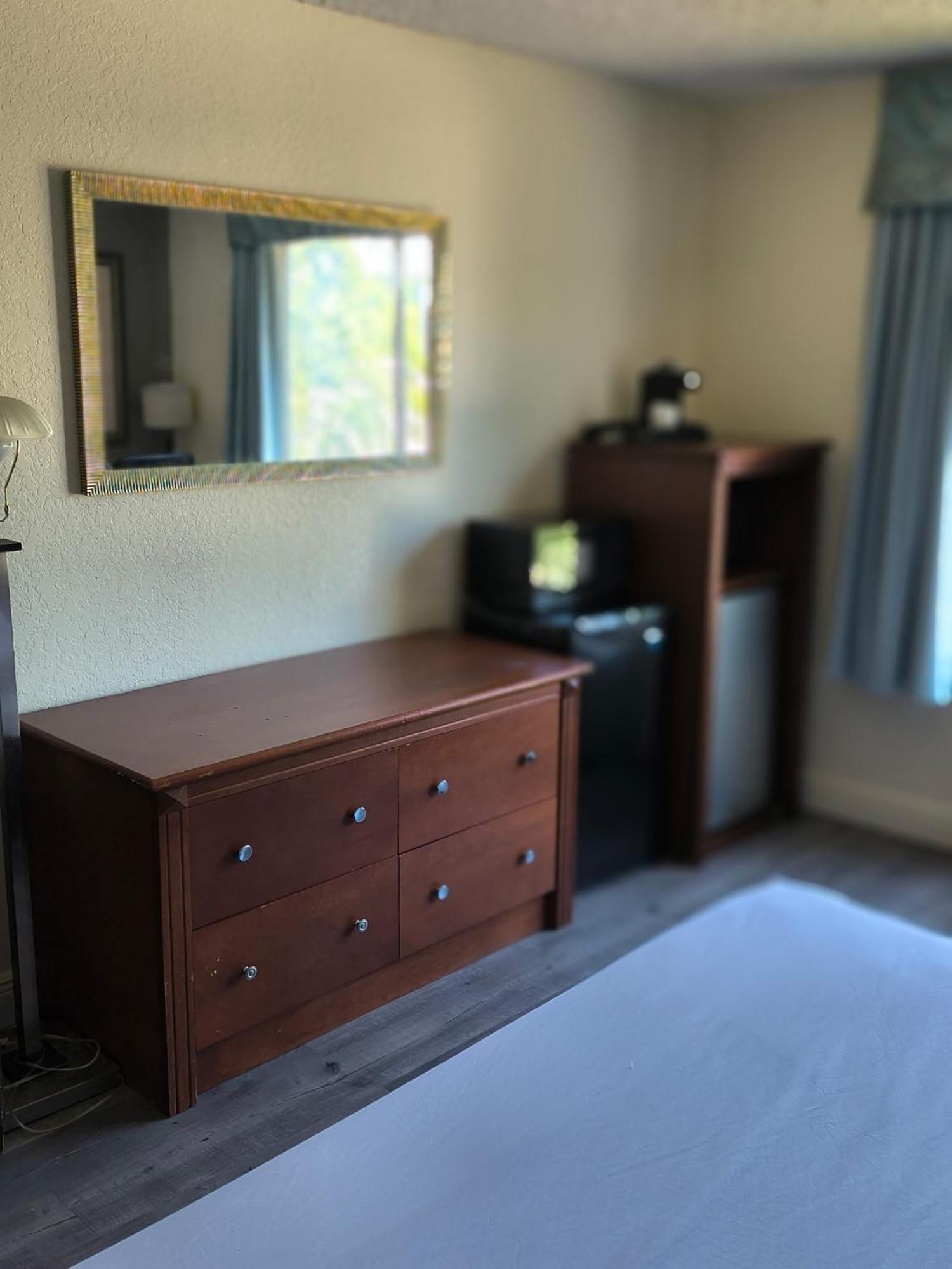 Baymont By Wyndham Gainesville I-75 Room photo